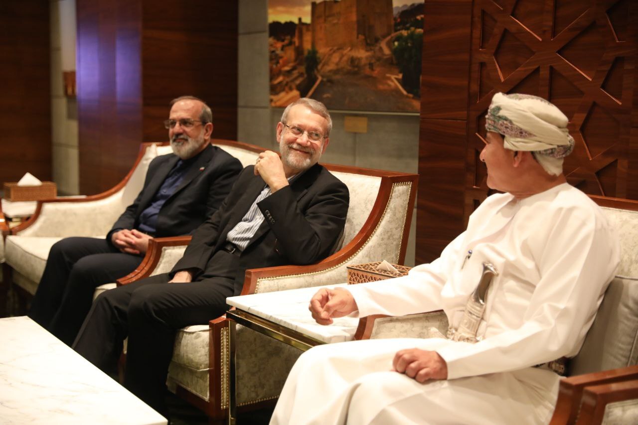 لاریجانی، مسقط را به مقصد دوحه ترک کرد