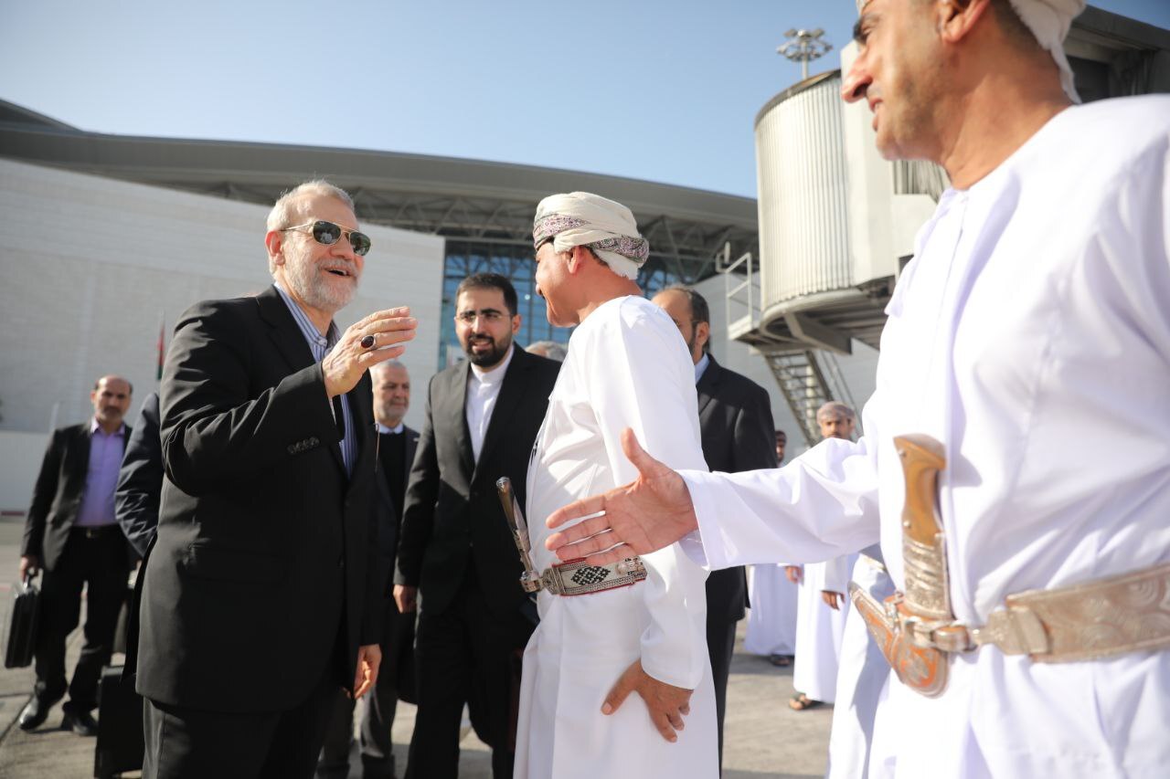 لاریجانی، مسقط را به مقصد دوحه ترک کرد