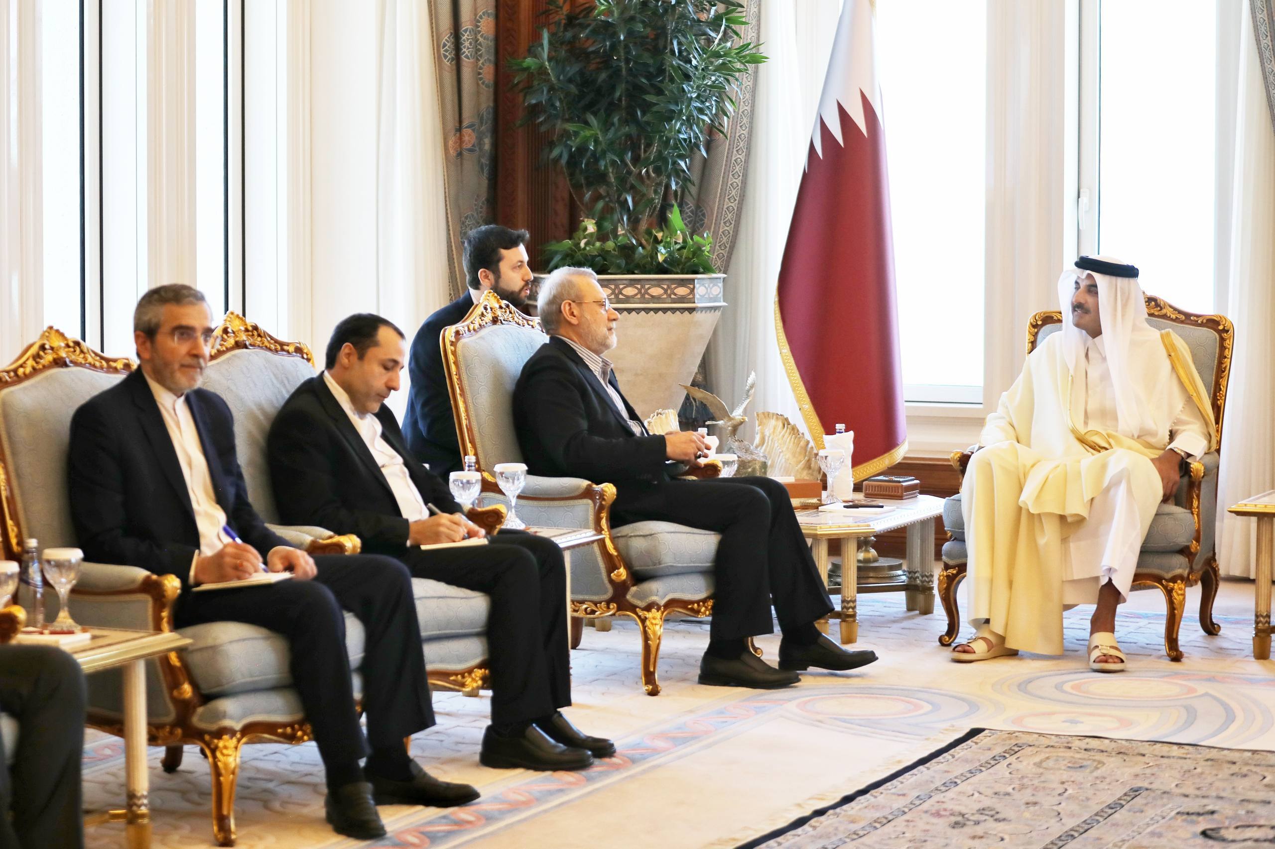 سفر لاریجانی به دوحه؛ امیر قطر با ترامپ گفت‌وگو کرد