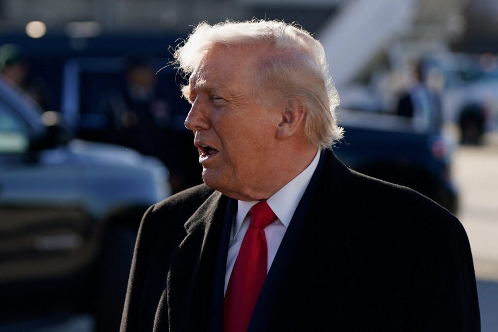 ادعای ترامپ: تغییر رژیم بهترین اتفاق است!