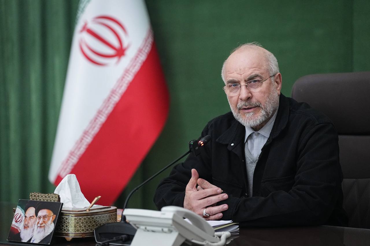 قالیباف: بخش عمده کارمندان و کارگران فقیر هستند/ افزایش حقوق، دو بار در سال