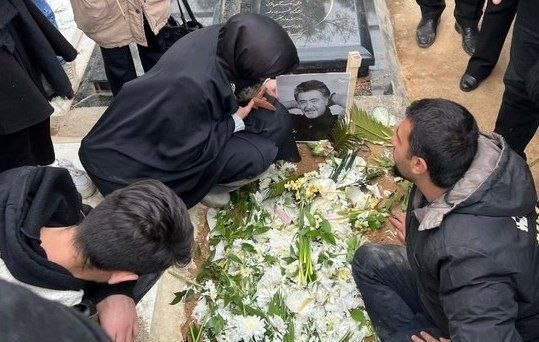 با حضور جمعی از مردم؛ «رضا رویگری» در قطعه هنرمندان آرام گرفت