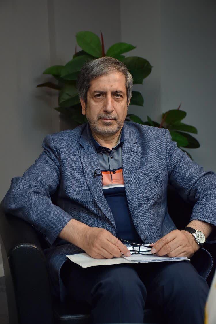 غلامرضا ظریفیان: جامعه در یک شوک سنگین روحی به سر میبرد/ با توجه به مشکلات هیبریدی جامعه، بروز اعتراضات قابل پیشبینی بود/ نسبت دانشآموزان به دانشجویان در اعتراضات دیماه، حدود یک به ۶ بود/ کارشناسان صد نامه فرستادند و صد راه نشان دادند، آقایان یا نامه نمیخوانند یا راه نمیدانند!/ متاسفانه برخی، اعتراضات را در فروکش کردن آن و بعدش هم آخیش گفتن خودشان میبینند! غلامرضا ظریفیان: جامعه در یک شوک سنگین روحی به سر میبرد/ با توجه به مشکلات هیبریدی جامعه، بروز اعتراضات قابل پیشبینی بود/ نسبت دانشآموزان به دانشجویان در اعتراضات دیماه، حدود یک به ۶ بود/ کارشناسان صد نامه فرستادند و صد راه نشان دادند، آقایان یا نامه نمیخوانند یا راه نمیدانند!/ متاسفانه برخی، اعتراضات را در فروکش کردن آن و بعدش هم آخیش گفتن خودشان میبینند!