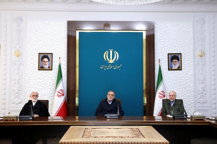 ارائه گزارش بانک مرکزی از اقدامات معیشتی و تحولات بازار ارز