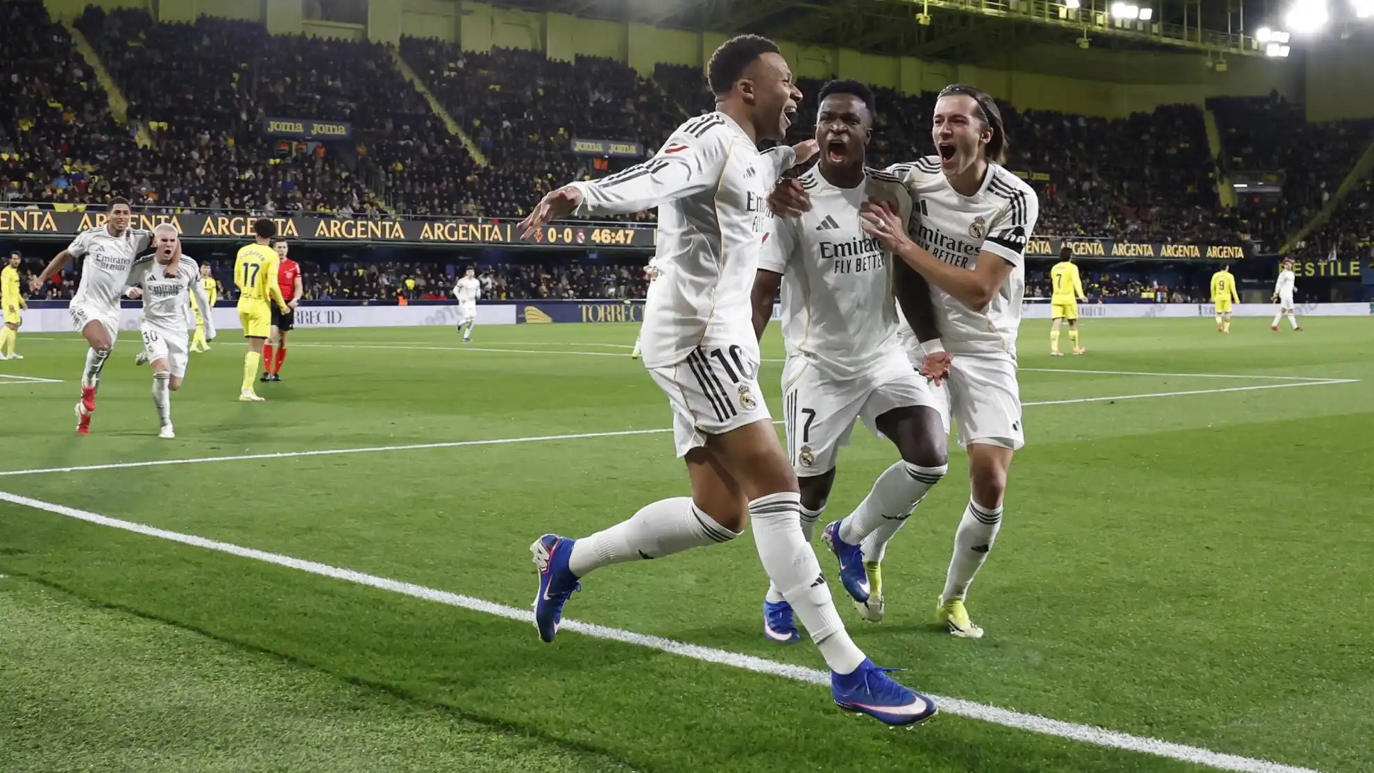 صدرنشینی موقت رئال، شکست لیورپول و بایرن