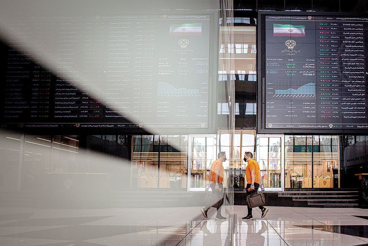 روز سیاه بورس؛ شاخص کل ۱۰۶ هزار واحد ریزش کرد روز سیاه بورس؛ شاخص کل ۱۰۶ هزار واحد ریزش کرد