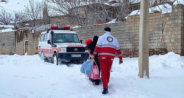 انتقال ۵۹ مصدوم و امدادرسانی به ۸۹۴۱ نفر در برف و کولاک ۱۹ استان انتقال ۵۹ مصدوم و امدادرسانی به ۸۹۴۱ نفر در برف و کولاک ۱۹ استان