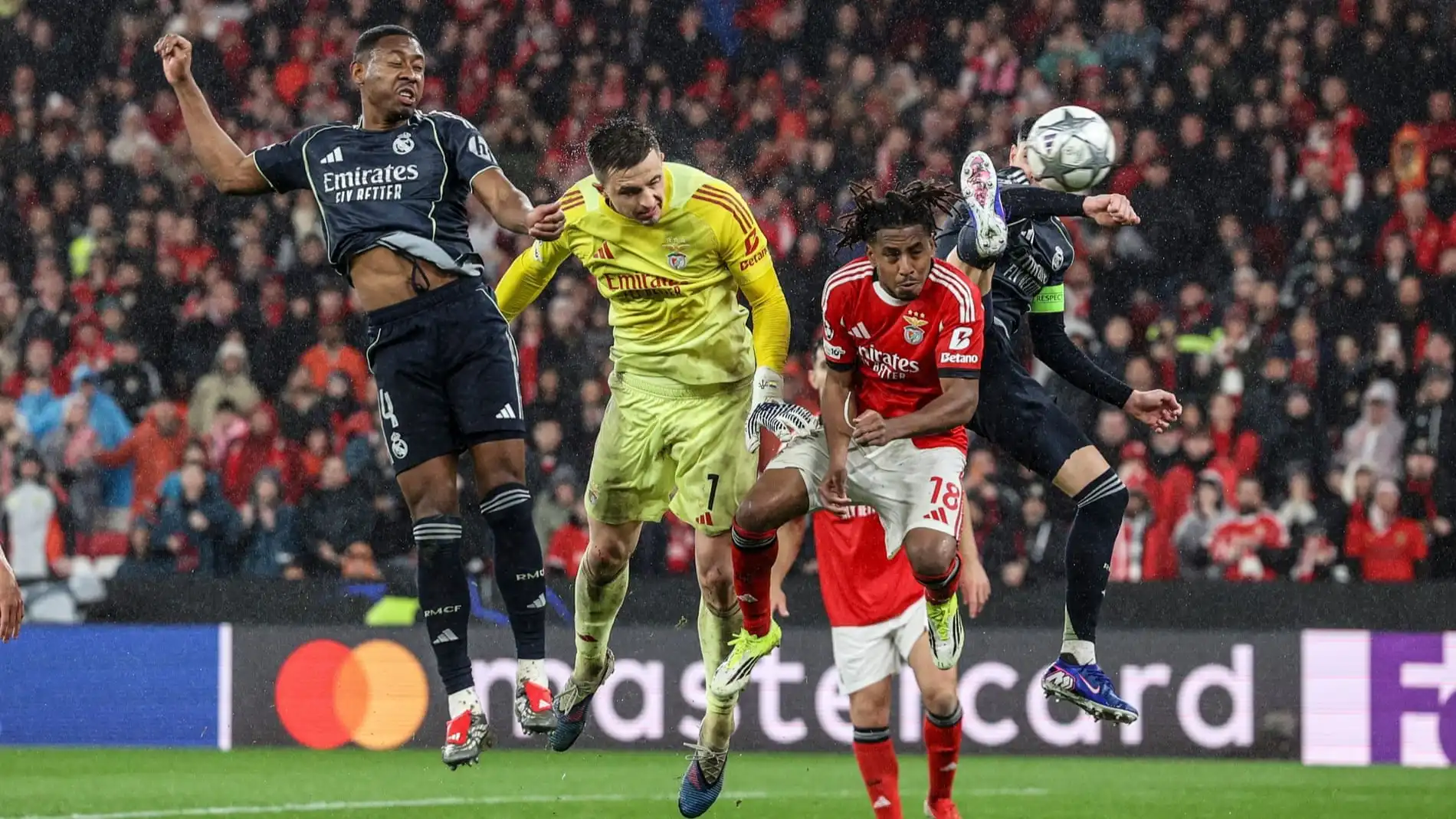 بارسا ۴ تا زد، رئال ۴ تا خورد/ گلزنی یک دروازه‌بان و شادی دیوانه‌وار مورینیو مقابل مادرید! +ویدیو