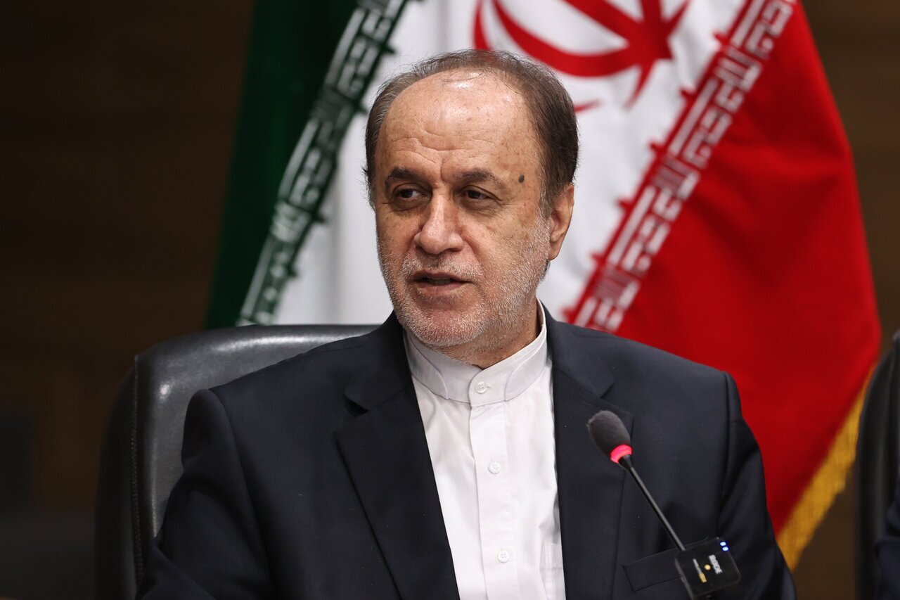 حاجی بابایی: جنگ محدود نداریم/ اگر آمریکا یک‌بار بزند، آنقدر حمله می‌کنیم تا تمام شود