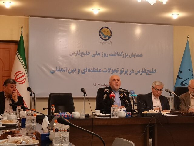 ظریف: تمام ایران عزادار بندرعباس است/ مذاکره تهدید نیست ظریف: تمام ایران عزادار بندرعباس است/ مذاکره تهدید نیست