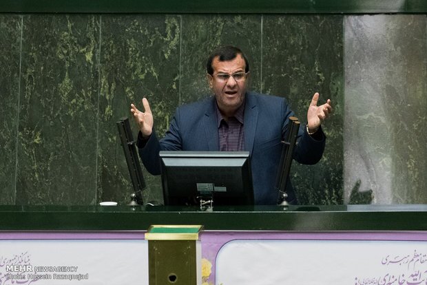 نماینده مجلس: قطع برق در گرمای جنوب توجیه‌ناپذیر است/ مردم قربانی سومدیریت‌ها شدند