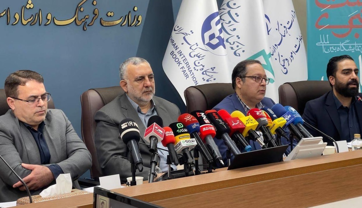 ۲۰۰ میلیارد یارانه و ۲۳۶۳ ناشر در بخش داخلی نمایشگاه کتاب تهران ۲۰۰ میلیارد یارانه و ۲۳۶۳ ناشر در بخش داخلی نمایشگاه کتاب تهران