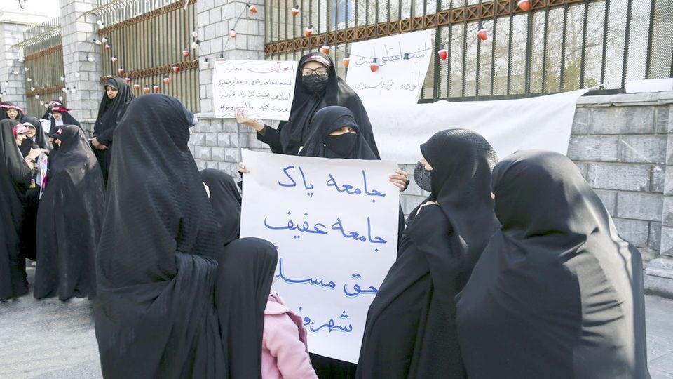 تندرو‌ها حجاب را سر نیزه کرده‌اند/ پزشکیان از مردم رای گرفت تا چنین مسائلی در کشور نباشد