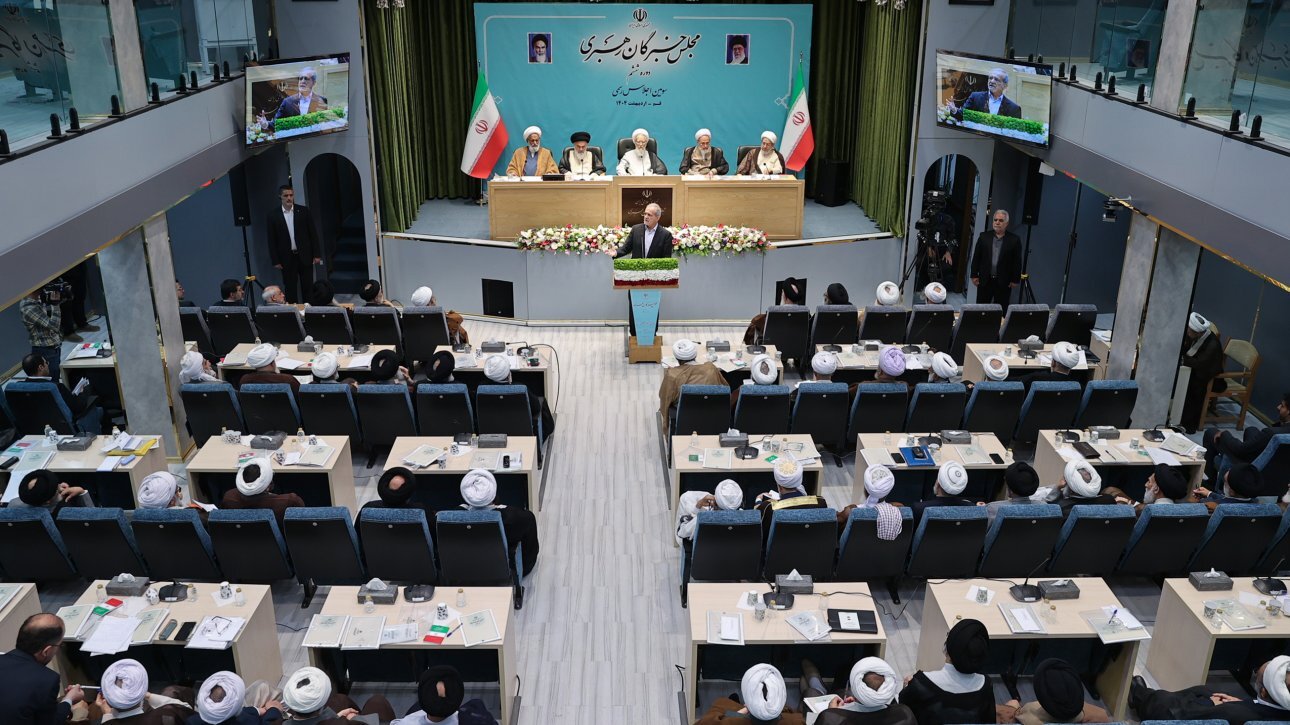 اگر خواهان بقای حکومت اسلامی هستیم، باید رضایت مردم را جلب کنیم/ وقتی نمیتوانیم فردی را باحجاب کنیم، لااقل ضد دینش نکنیم اگر خواهان بقای حکومت اسلامی هستیم، باید رضایت مردم را جلب کنیم/ وقتی نمیتوانیم فردی را باحجاب کنیم، لااقل ضد دینش نکنیم