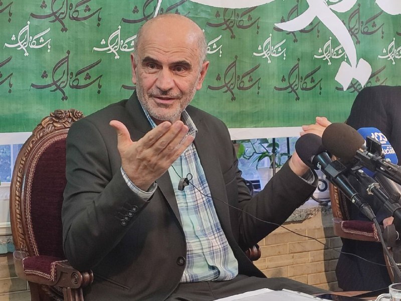 فرشاد مؤمنی: حرکت به سمت توزیع عادلانه قدرت، راه نجات امروز ماست