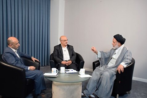 سید عباس نبوی: ما در بعضی از مسائل شکست خوردیم/ عباس معینی: هرچه جلو آمدیم؛ تفکیک قوا و دموکراسی کمرنگ شد