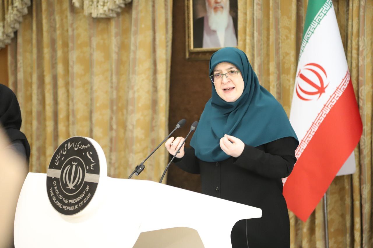 تاریخ چند هزار ساله ایران را درک نکرده‌اند