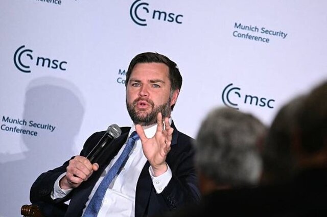 معاون ترامپ: توافق برای بازگشت ایران به تجارت جهانی قابل دسترس است