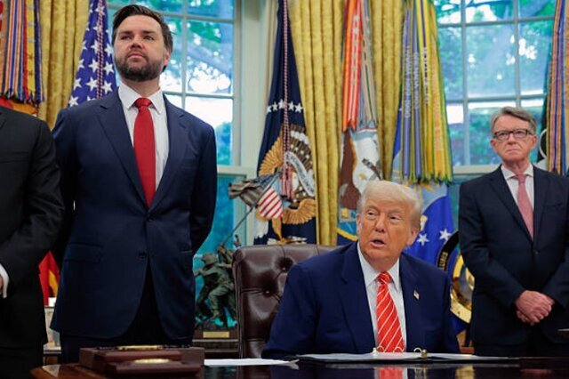 ترامپ: بدون بمباران خواستار حلوفصل موضوع با ایران هستیم ترامپ: بدون بمباران خواستار حلوفصل موضوع با ایران هستیم