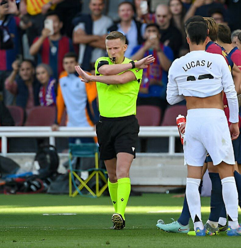 جنجال VAR در الکلاسیکو؛ «خدا را شکر»!