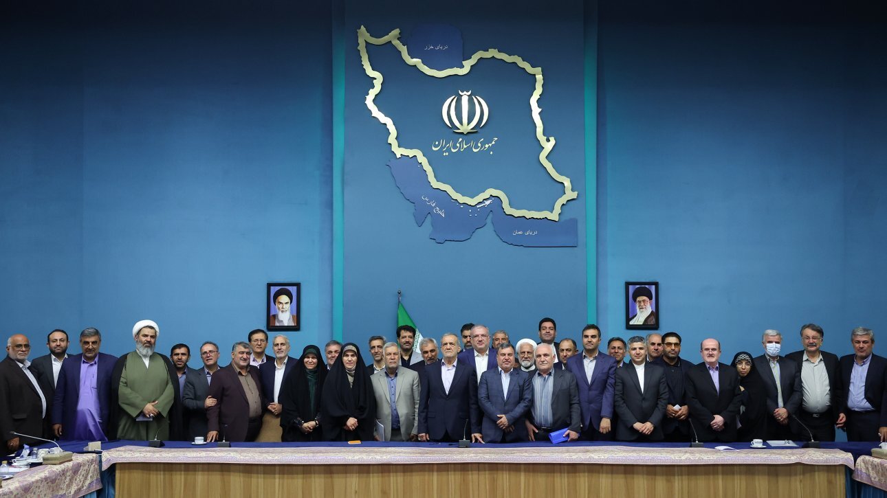 پزشکیان: عقب‌نشینی نمی‌کنیم، تنش هم نمی‌خواهیم/ اقدام سلبی با مردم در دستور کار دولت نیست