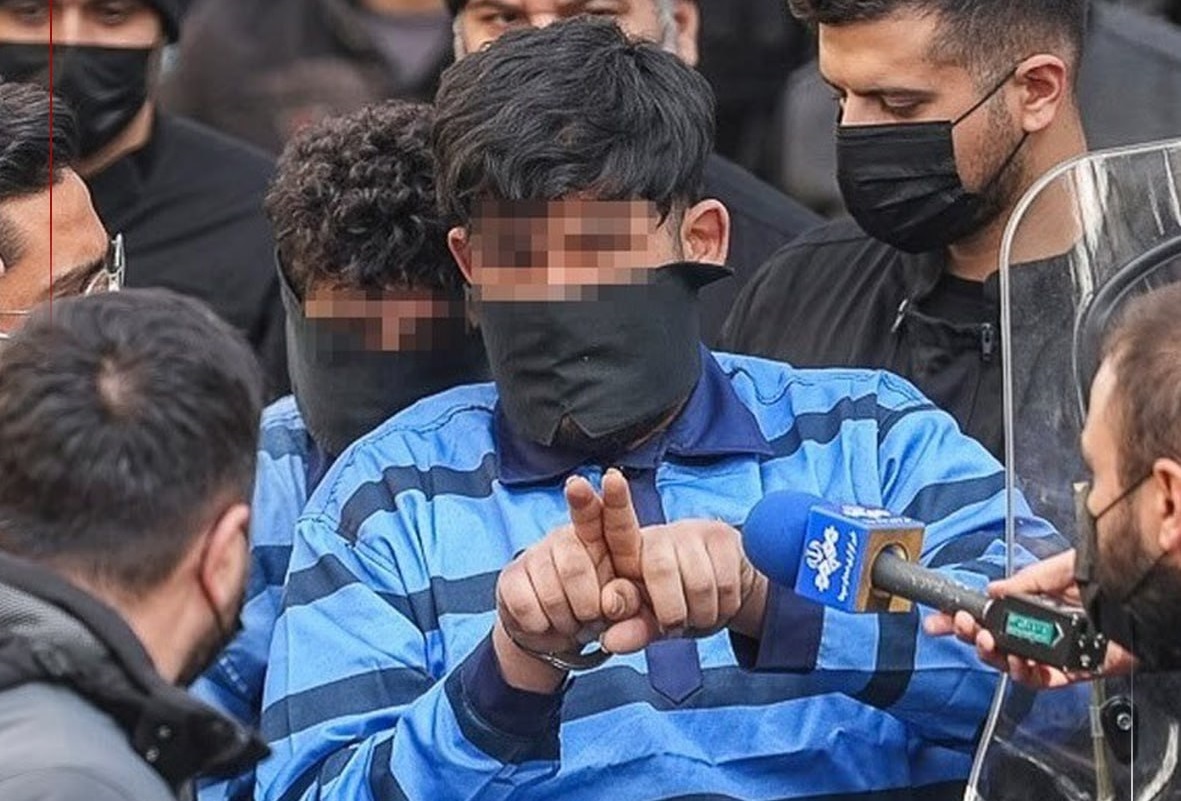 حکم اعدام و ۲۵ سال حبس برای متهمان پرونده قتل امیرمحمد خالقی حکم اعدام و ۲۵ سال حبس برای متهمان پرونده قتل امیرمحمد خالقی