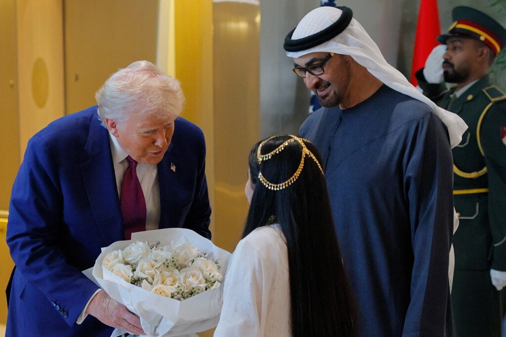 سفر به امارات؛ ترامپ به مسجد شیخ زاید رفت +عکس و ویدیو