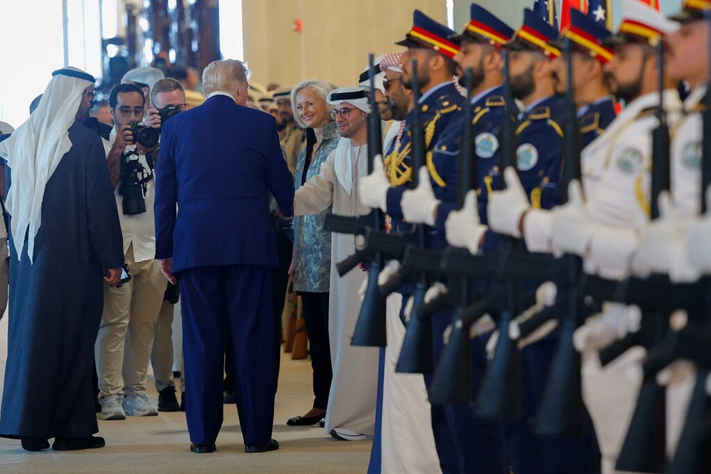 سفر به امارات؛ ترامپ به مسجد شیخ زاید رفت +عکس و ویدیو