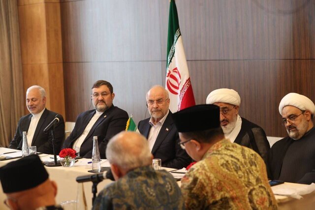 قالیباف: جمهوری اسلامی هرگز به سمت سلاح هستهای نمیرود قالیباف: جمهوری اسلامی هرگز به سمت سلاح هستهای نمیرود