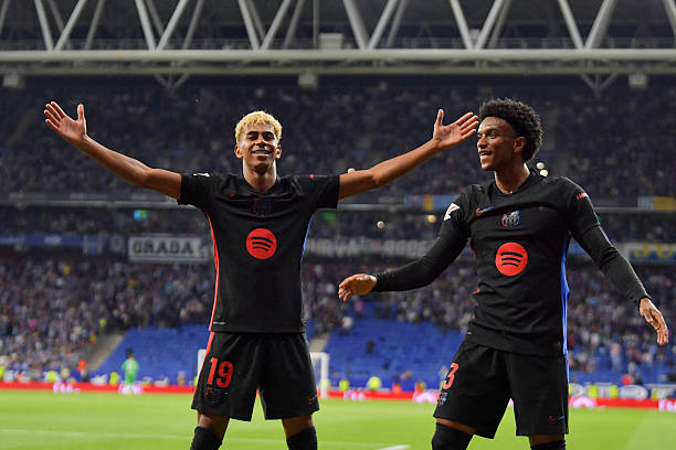 قهرمانی بارسا در خانه دشمن/ بهم زدن جشن با دعوا و آبپاش! +عکس قهرمانی بارسا در خانه دشمن/ بهم زدن جشن با دعوا و آبپاش! +عکس