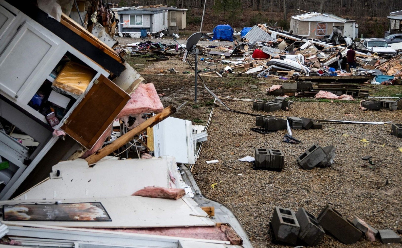طوفان و گردباد سهمگین در کنتاکی و میسوری آمریکا؛ دستکم ۲۱ نفر کشته شدند طوفان و گردباد سهمگین در کنتاکی و میسوری آمریکا؛ دستکم ۲۱ نفر کشته شدند