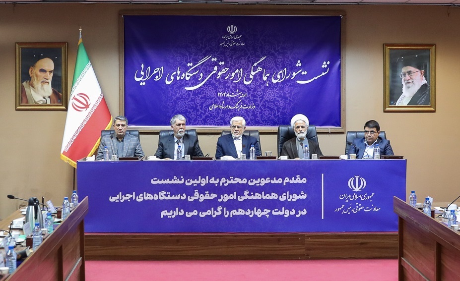 دسترسی آزاد مردم به اطلاعات یک حق طبیعی و انسانی است/ مچگیری هنر نیست دسترسی آزاد مردم به اطلاعات یک حق طبیعی و انسانی است/ مچگیری هنر نیست