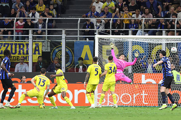 زهر یک بارسایی بر پیکر اینتر و یاران طارمی؛ جام پرید؟ زهر یک بارسایی بر پیکر اینتر و یاران طارمی؛ جام پرید؟