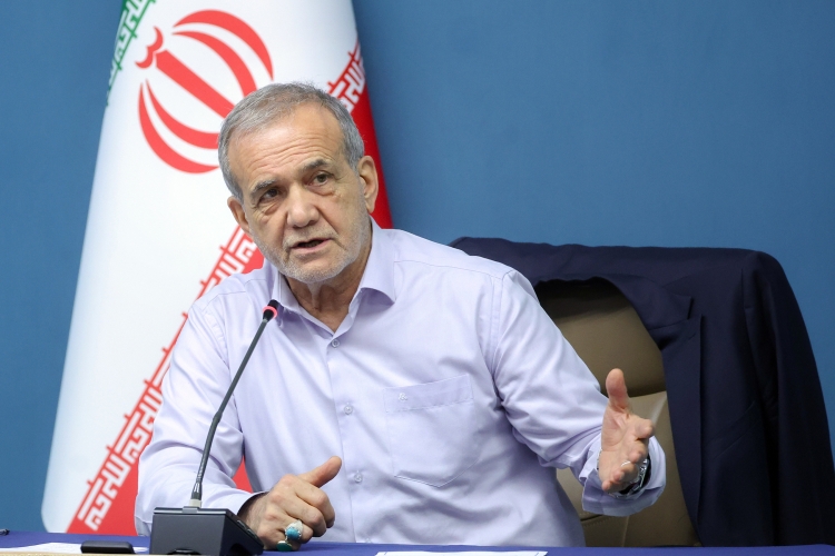 پیگیری روند تامین مالی پروژه‌های توسعه برق خورشیدی