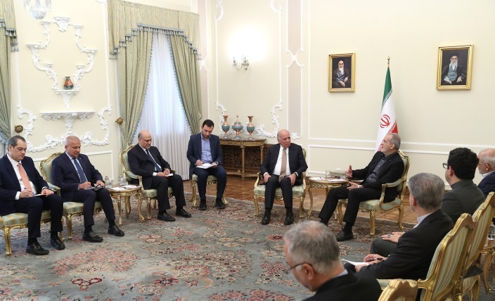 پزشکیان: برای رشد و پیشرفت ملت‌مان از کسی دستور نمی‌گیریم