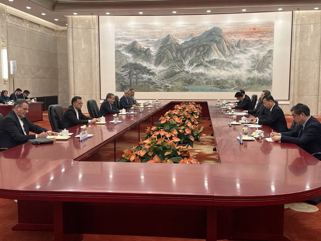 عراقچی در چین؛ صحبت درباره مذاکرات و تعامل برای مقابله با قلدرمابی عراقچی در چین؛ صحبت درباره مذاکرات و تعامل برای مقابله با قلدرمابی