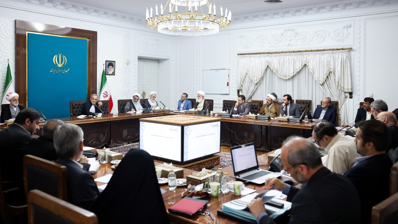 بررسی موضوع حکمرانی آموزش و پرورش با توجه به تحولات شتابان عرصه فناوری بررسی موضوع حکمرانی آموزش و پرورش با توجه به تحولات شتابان عرصه فناوری