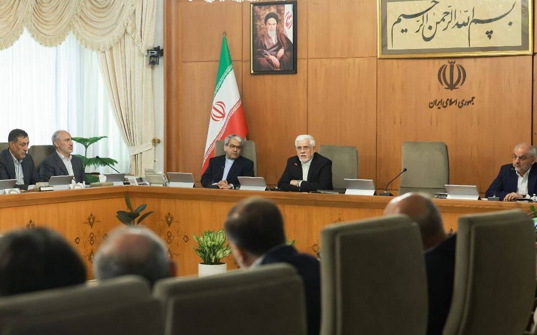 عارف: اگر به‌دنبال عدم غنی‌سازی بودیم، نیازی به تحمل تحریم‌های آمریکا نبود