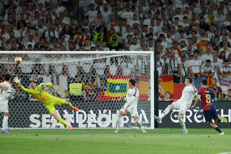 هت‌تریک فلیک برابر کارلتو؛ تاج‌گذاری بارسا با شکست کهکشانی‌ها