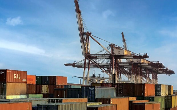 ترخیص کالا در بندر شهید رجایی؛ ۶ تا ۶۰ روز/ شانگهای ۴۸ ساعت، سنگاپور ۱۲ ساعت!