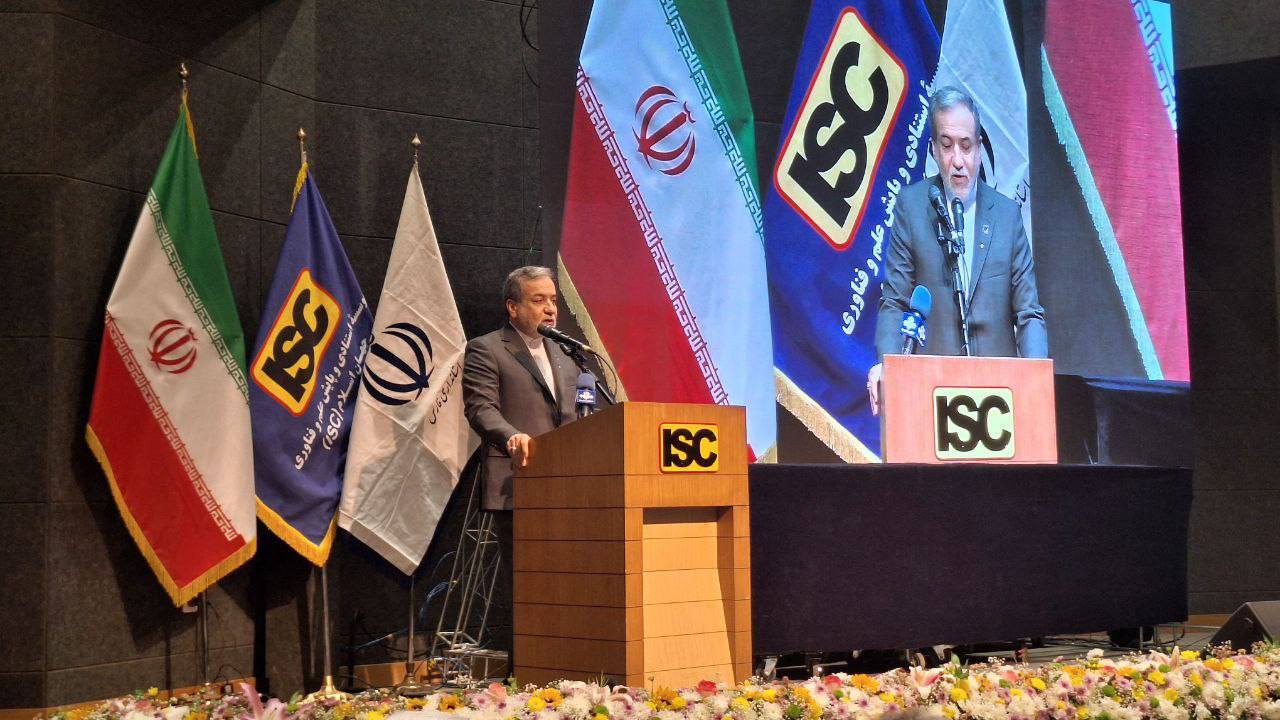 عراقچی: موفقیت در خنثیسازی تحریمها، در مذاکرات به ما کمک میکند عراقچی: موفقیت در خنثیسازی تحریمها، در مذاکرات به ما کمک میکند