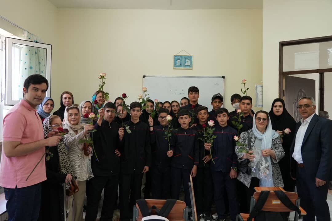 افتتاح مدرسه نیک‌گامان رزاقی خمسی در استان اردبیل