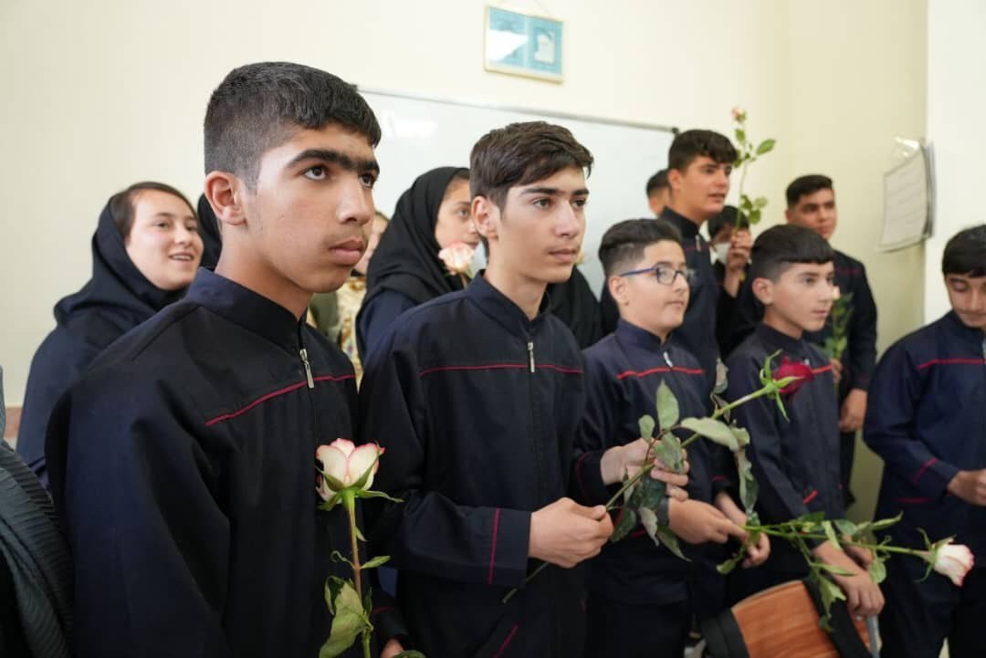 افتتاح مدرسه نیک‌گامان رزاقی خمسی در استان اردبیل