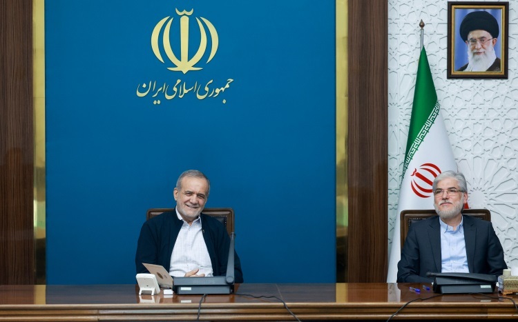 پزشکیان: تصمیمات غیرکارشناسی نتیجه حذف نخبگان از فرآیند تصمیمگیری است پزشکیان: تصمیمات غیرکارشناسی نتیجه حذف نخبگان از فرآیند تصمیمگیری است