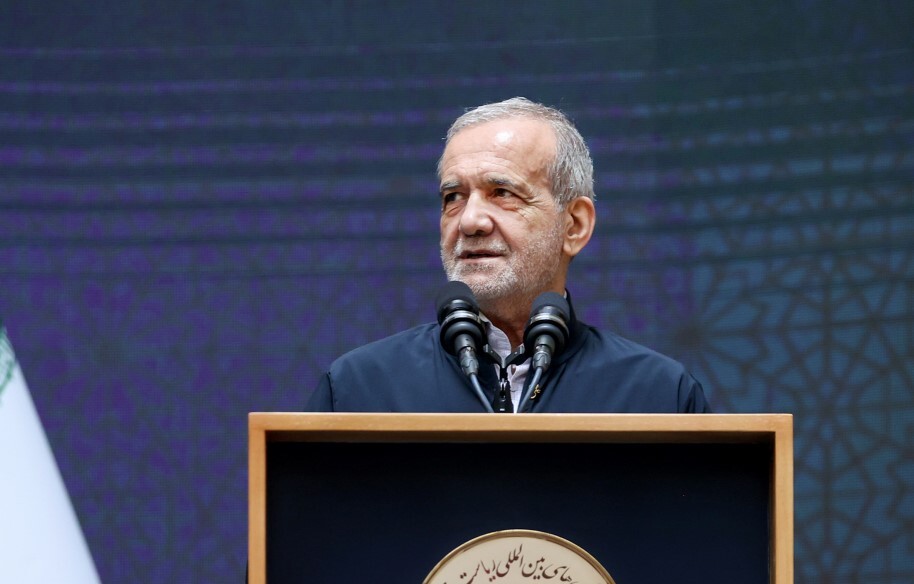 پزشکیان: چرا کسی که کار نمیکند، حقوق میگیرد؟ پزشکیان: چرا کسی که کار نمیکند، حقوق میگیرد؟