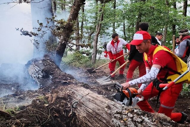 آتش سوزی در جنگل گلستان/ بی‌احتیاطی مسافران و بی‌توجهی به هشدار‌ها