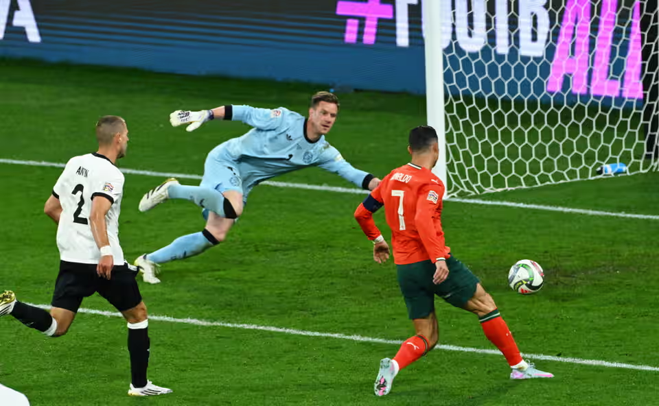 پرتغال با رونالدو در فینال