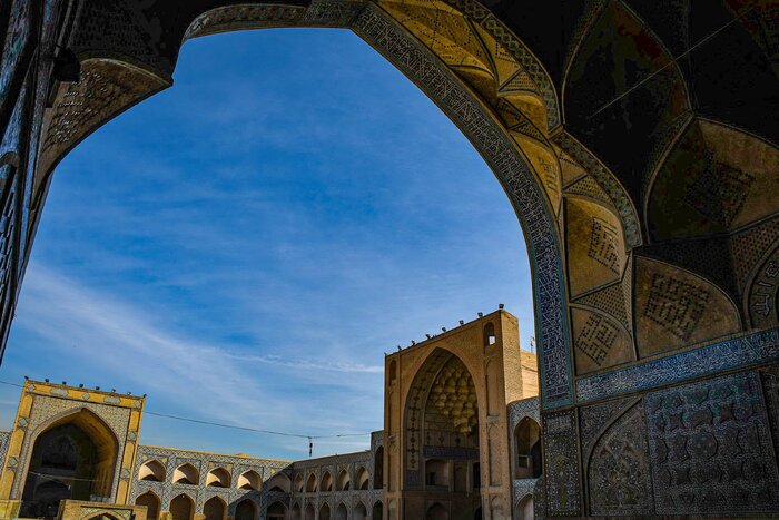 هشدار یونسکو؛ عبور مترو میتواند برای مسجد جامع اصفهان آسیبزا باشد هشدار یونسکو؛ عبور مترو میتواند برای مسجد جامع اصفهان آسیبزا باشد