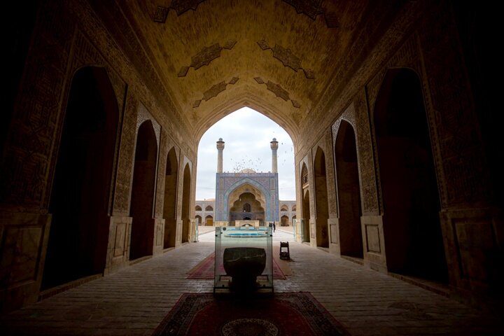 هشدار یونسکو؛ عبور مترو میتواند برای مسجد جامع اصفهان آسیبزا باشد هشدار یونسکو؛ عبور مترو میتواند برای مسجد جامع اصفهان آسیبزا باشد