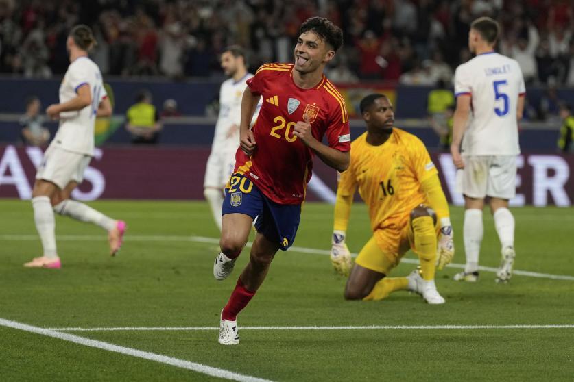 آتش‌بازی اسپانیا در بازی ۹ گله!/ یامال به رونالدو رسید